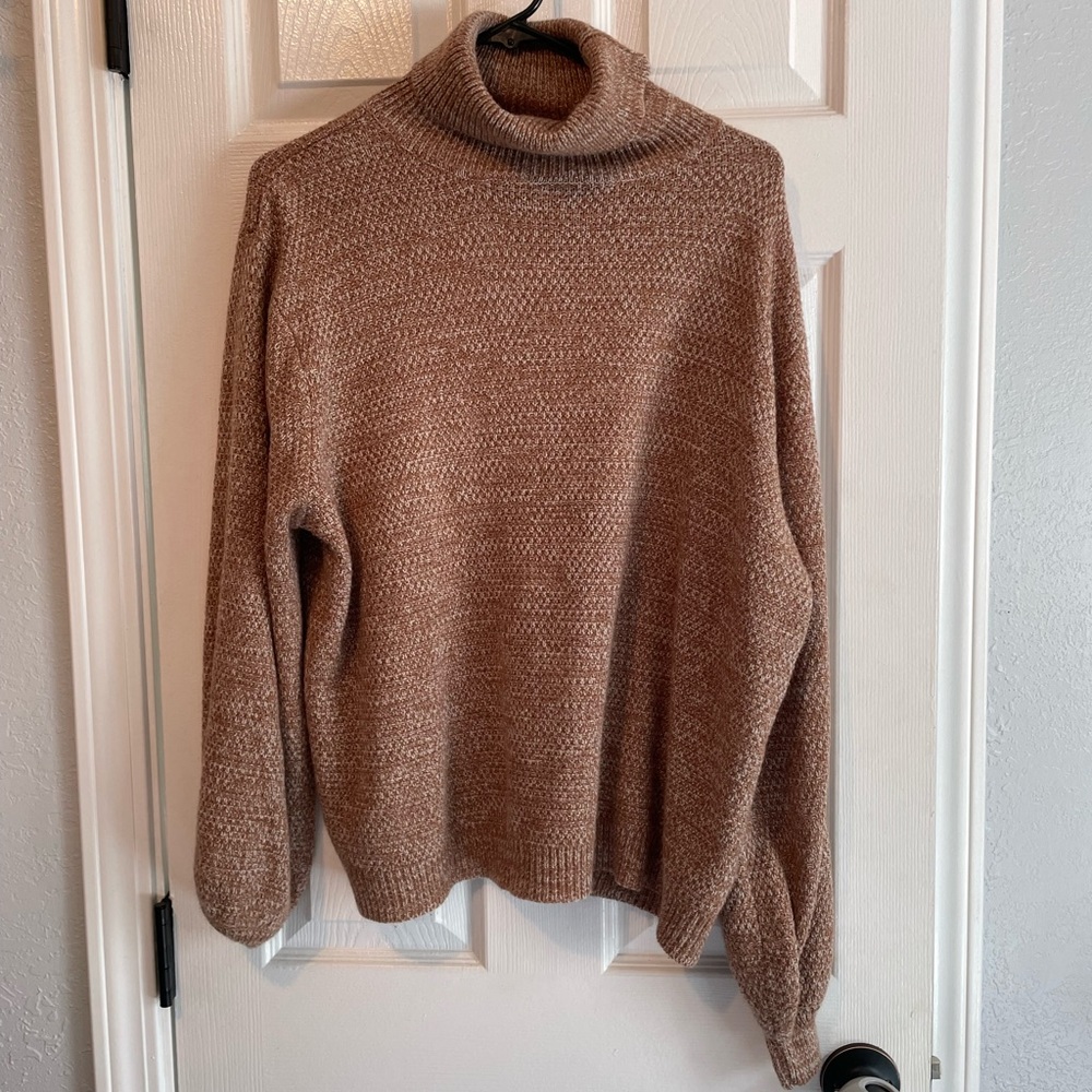 Orange sweater. Size L.